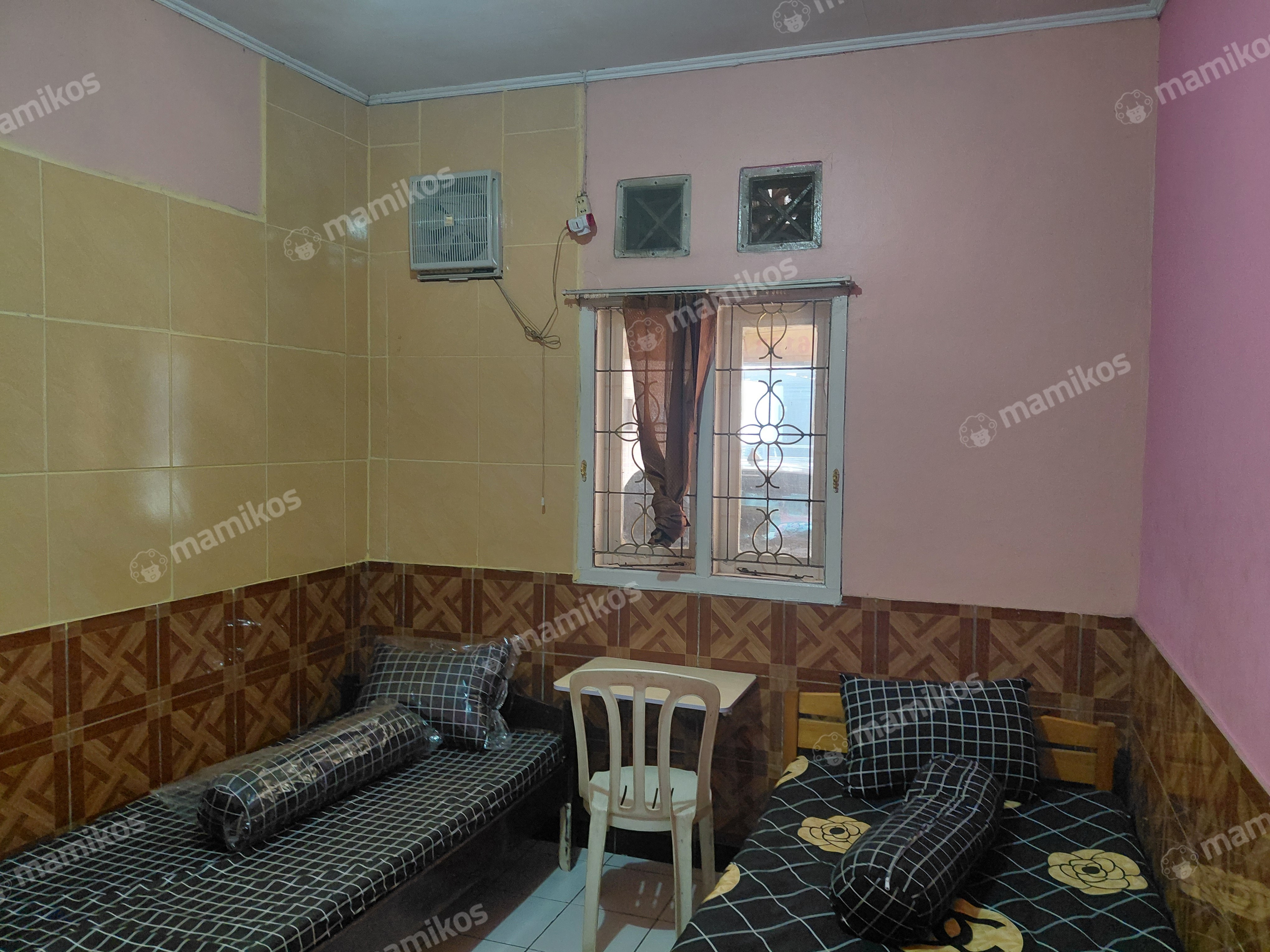 Rumah Fasilitas Garasi Sertifikat SHM 4 Kamar Tidur Cikeruh Sumedang - Photo 2