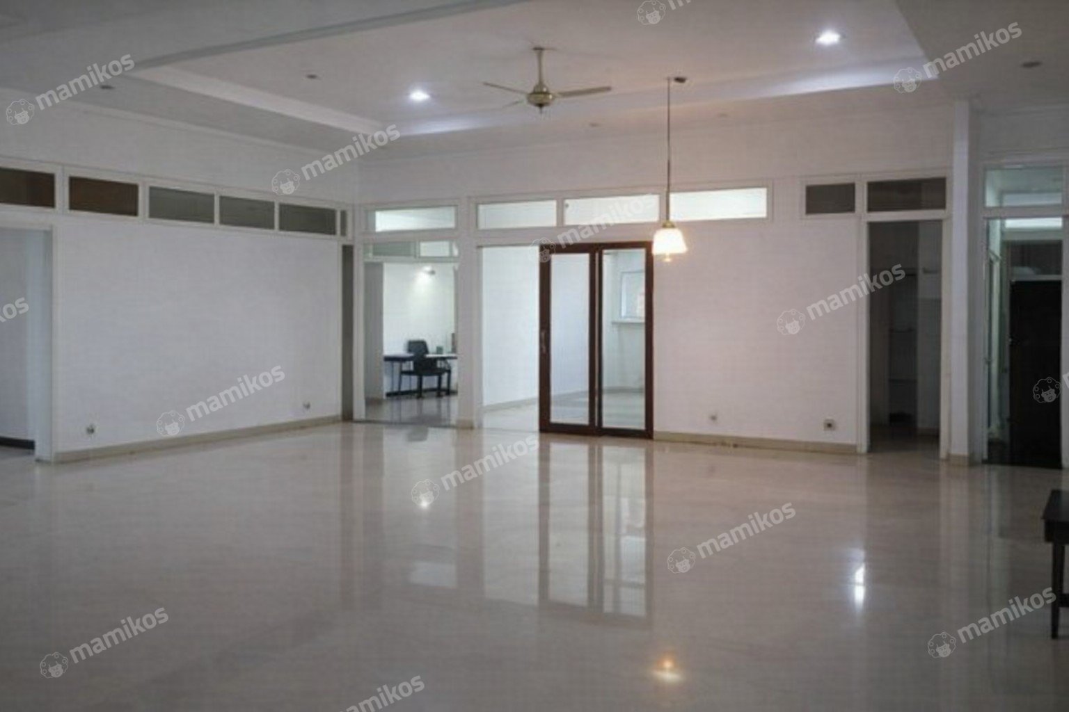Rumah Sertifikat SHM 5 Kamar Tidur 3 Kamar Mandi Kemang Jakarta Selatan - Photo 3