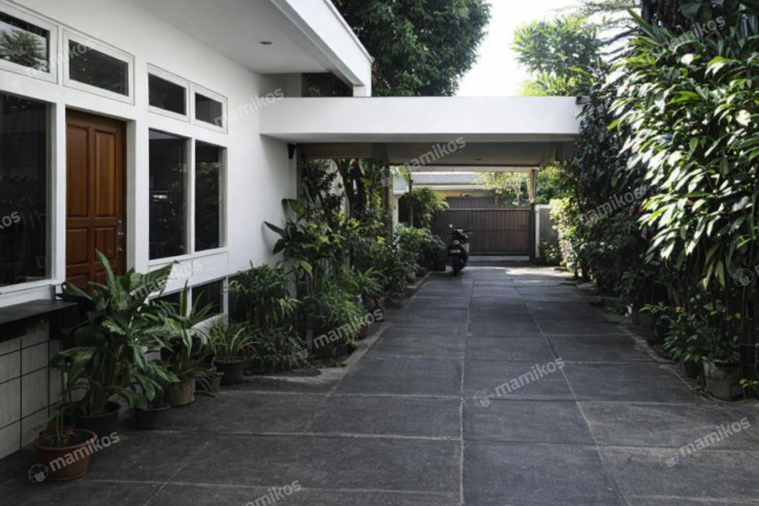 Rumah Sertifikat SHM 5 Kamar Tidur 3 Kamar Mandi Kemang Jakarta Selatan - Photo 4