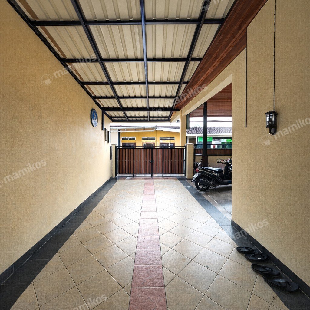 Rumah Sertifikat SHM 5 Kamar Tidur 2 Kamar Mandi Bambu Apus Jakarta Timur - Photo 3