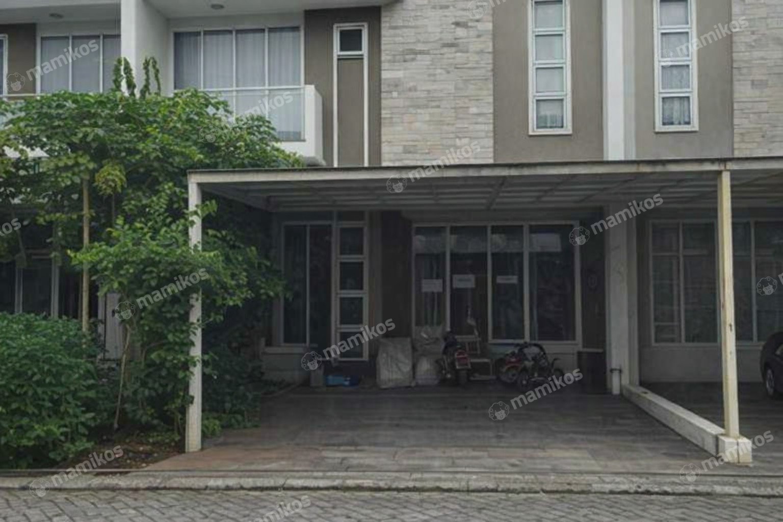 Rumah Sertifikat SHM 3 Kamar Tidur 2 Kamar Mandi Green Lake City Jakarta Barat