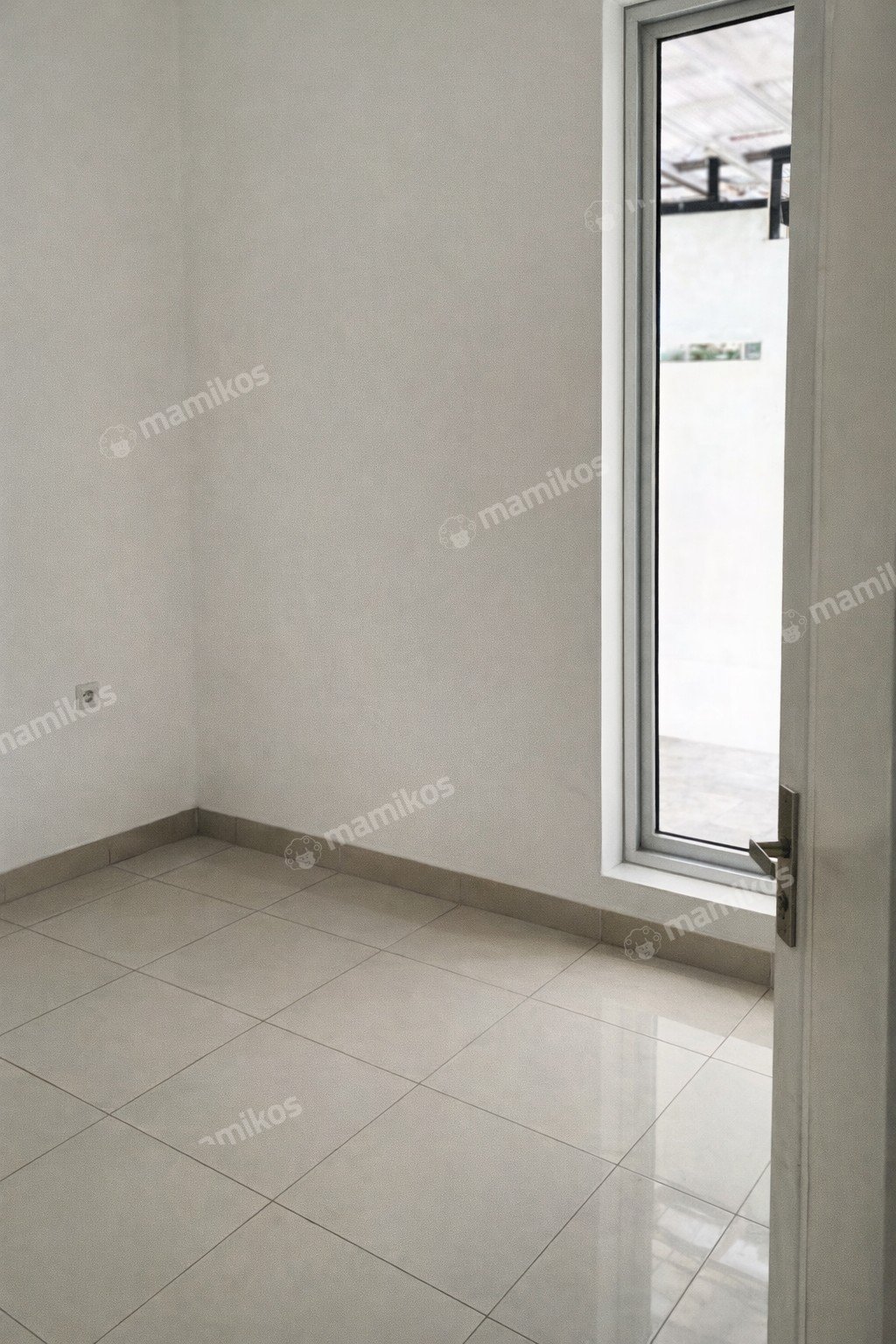 Rumah Sertifikat SHM 3 Kamar Tidur 2 Kamar Mandi Green Lake City Jakarta Barat - Photo 5