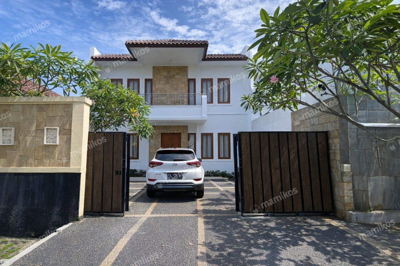 Rumah 10KT 9KM Joglo Jakarta Barat