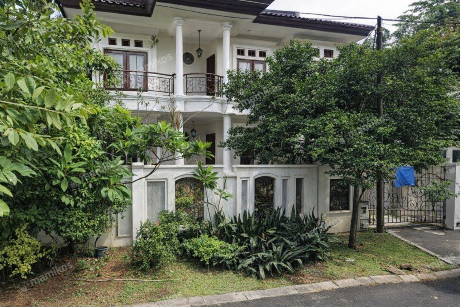 Rumah Sertifikat SHM 5 Kamar Tidur 4 Kamar Mandi Cibubur Jakarta Timur