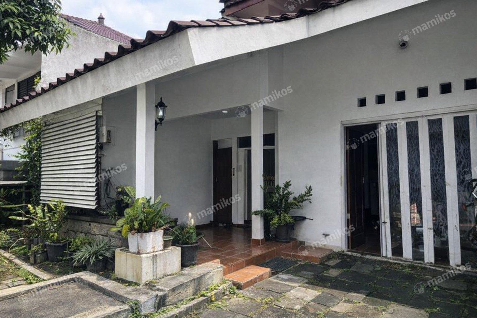 Rumah Sertifikat SHM 4 Kamar Tidur 3 Kamar Mandi Cinere Jakarta Selatan
