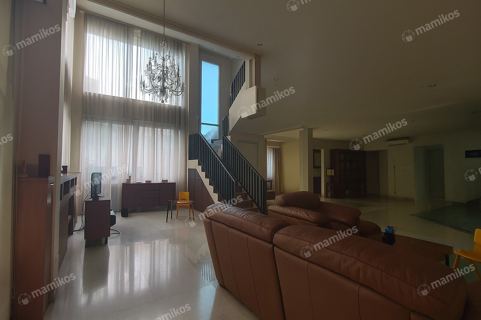 Rumah Sertifikat SHM 4 Kamar Tidur 4 Kamar Mandi Kebon Jeruk Jakarta Barat - Photo 2