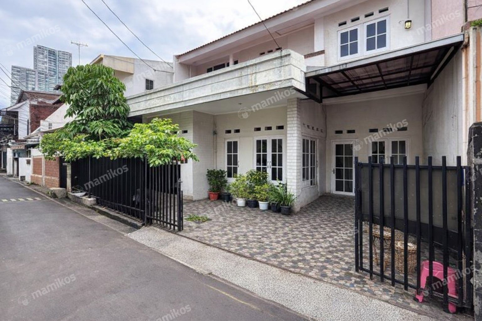 Rumah Sertifikat SHM 7 Kamar Tidur 5 Kamar Mandi Tebet Jakarta Selatan