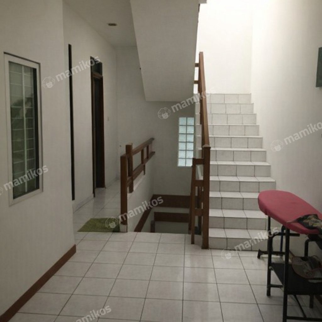 Rumah Sertifikat SHM 17 Kamar Tidur 6 Kamar Mandi Tanjung Duren Utara Jakarta Barat - Photo 2