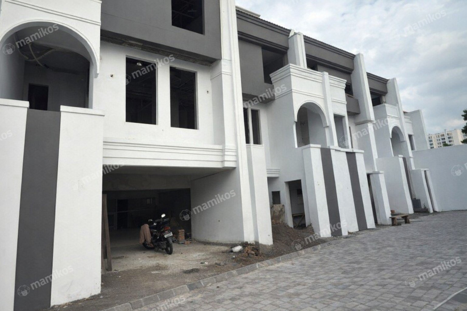 Rumah Sertifikat SHM 4 Kamar Tidur 4 Kamar Mandi Bintaro Jakarta Selatan