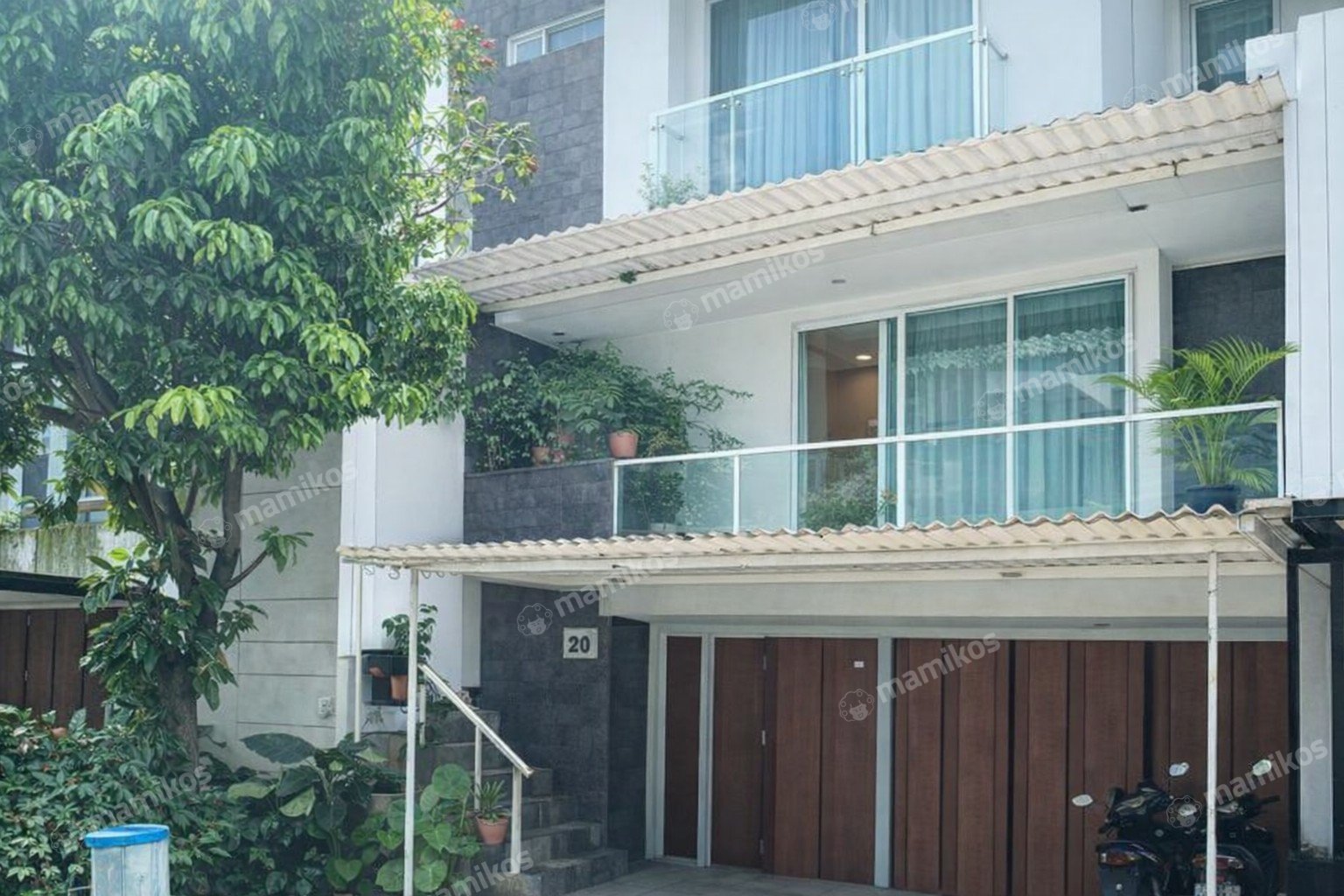 Rumah Sertifikat SHM 6 Kamar Tidur 4 Kamar Mandi Pondok Labu Jakarta Selatan