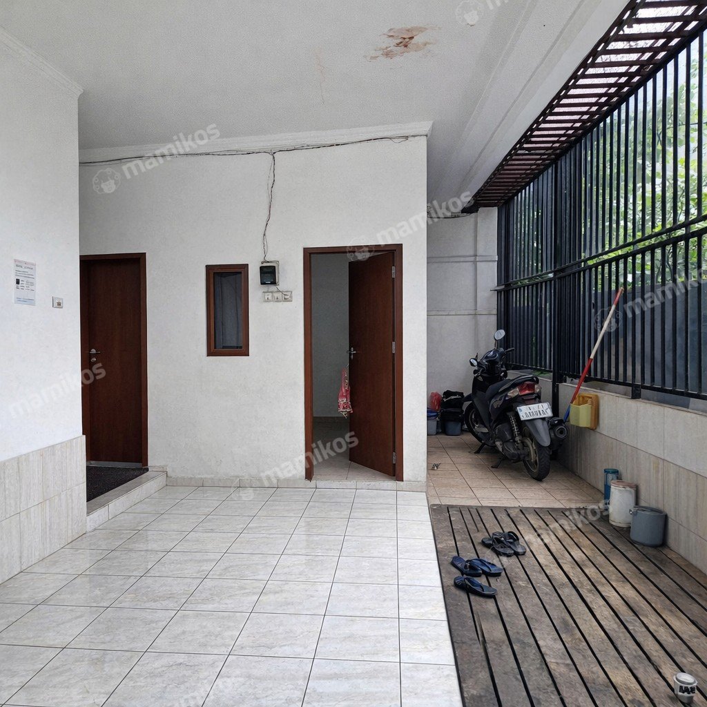Rumah 11 Kamar Tidur 11 Kamar Mandi 2 Lantai Tanjung Duren Jakarta Barat - Photo 3