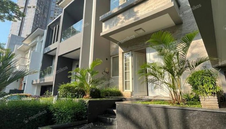 Rumah 4KT 4KM Pantai Indah Kapuk Jakarta Utara