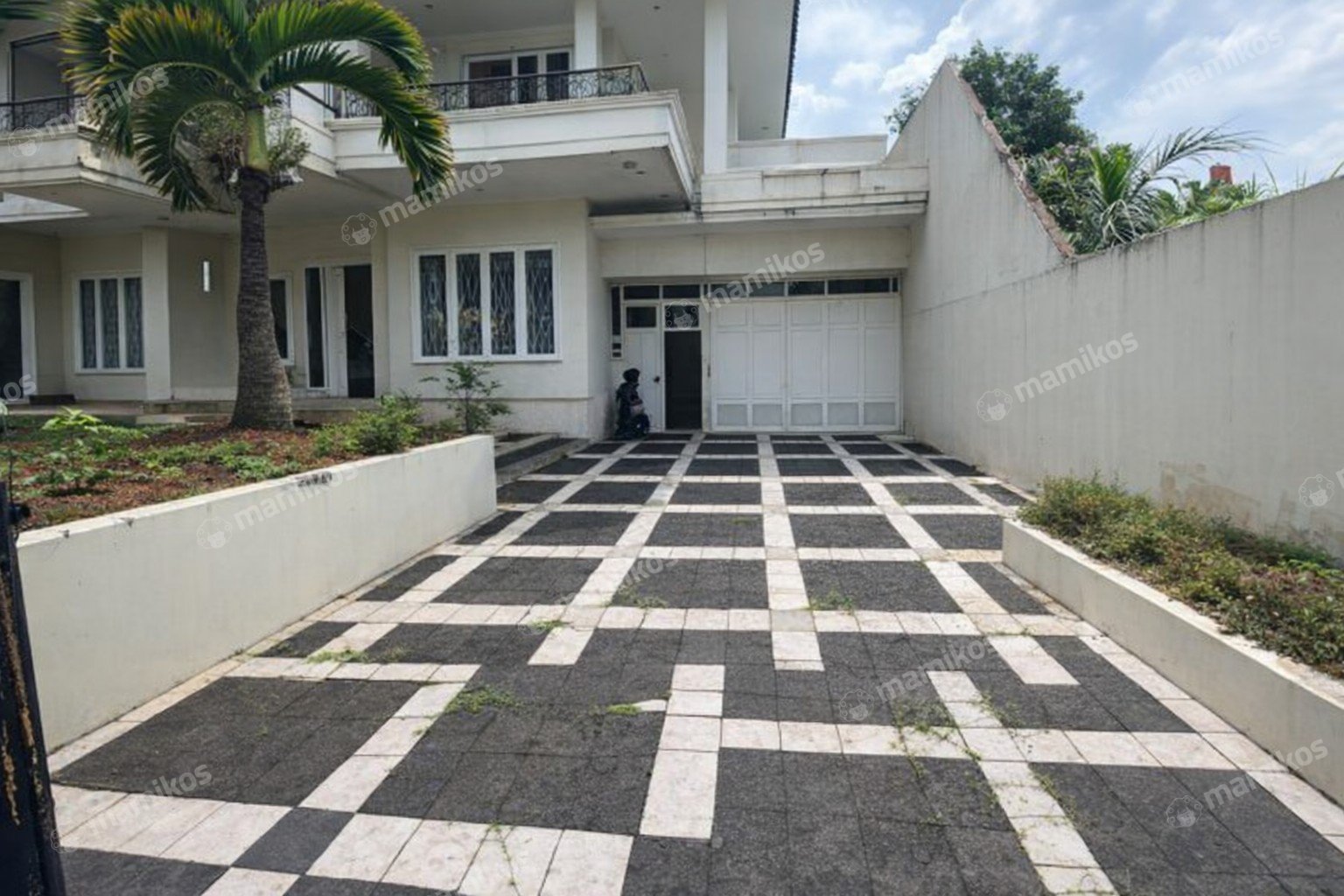 Rumah Sertifikat SHM 4 Kamar Tidur 4 Kamar Mandi Lebak Bulus Jakarta Selatan