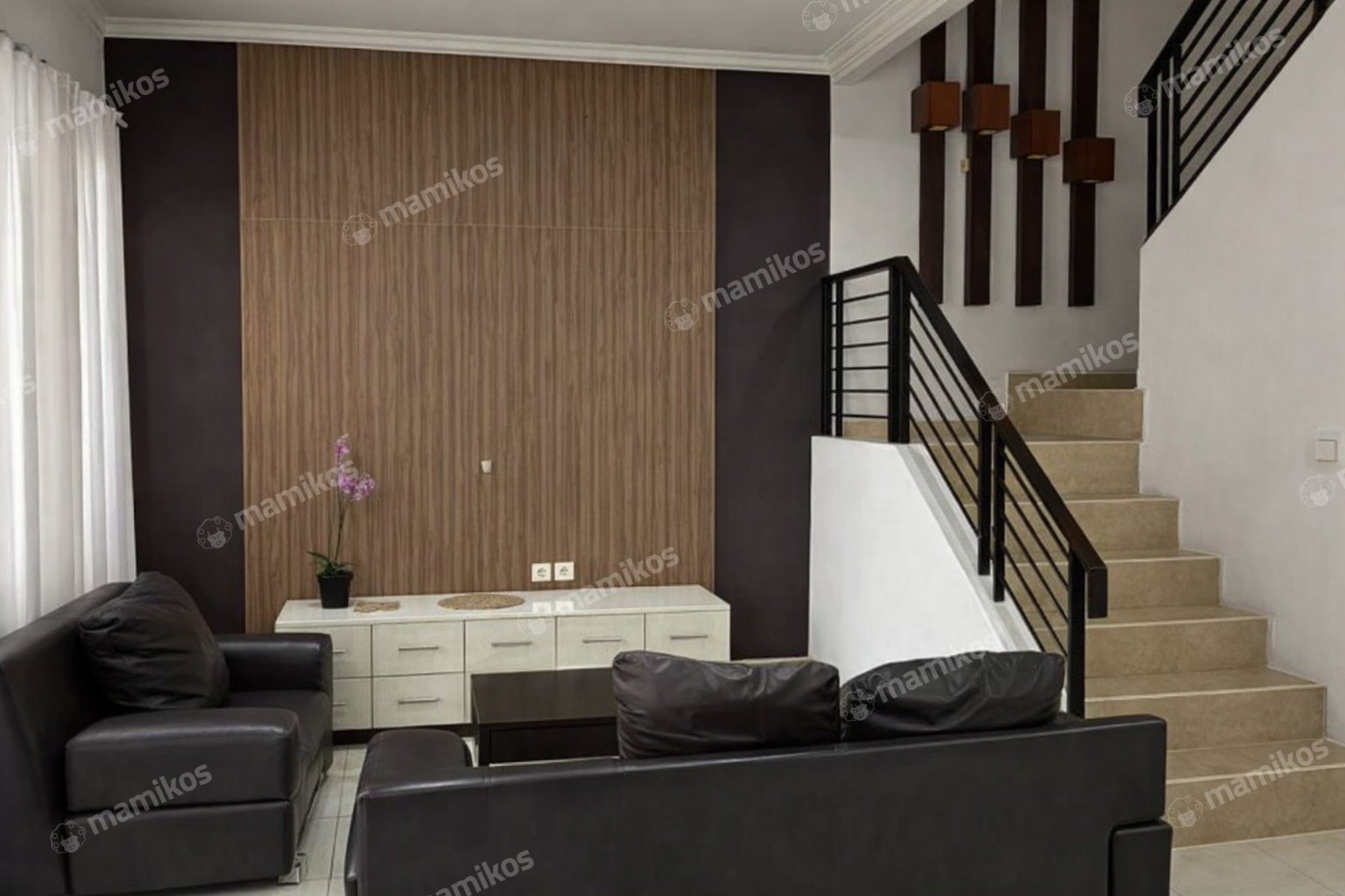 Rumah Sertifikat SHM 4 Kamar Tidur 3 Kamar Mandi Puri Indah Jakarta Barat