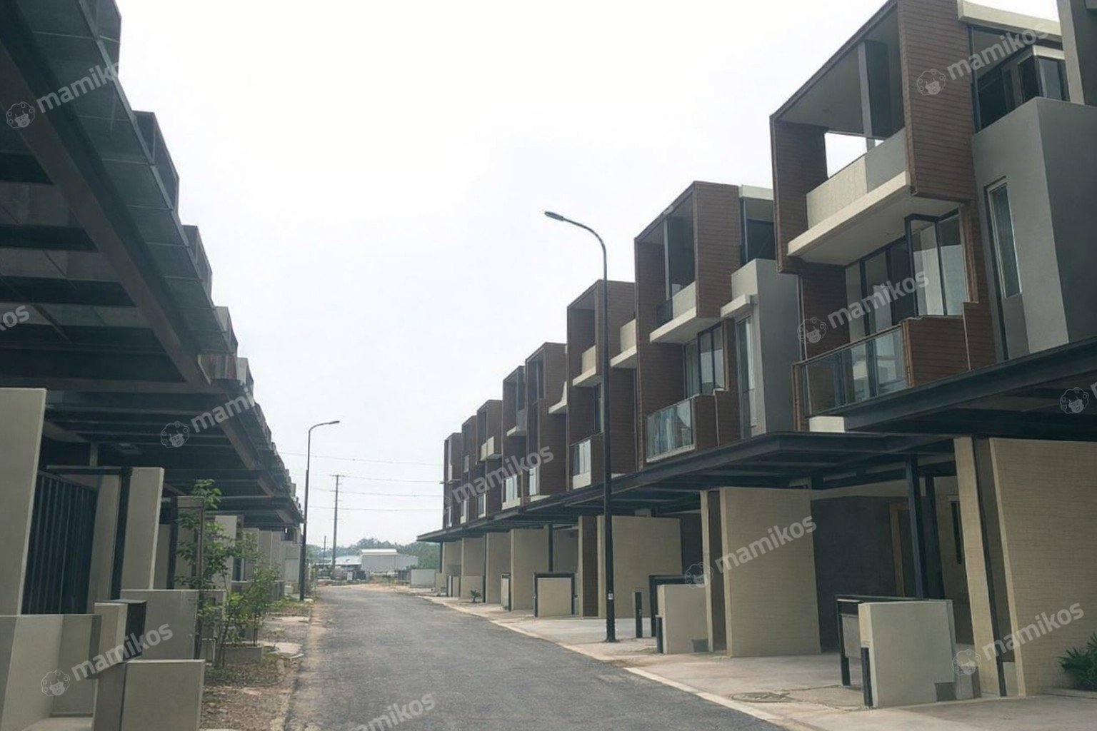 Rumah 4KT 4KM Green Lake City Jakarta Barat