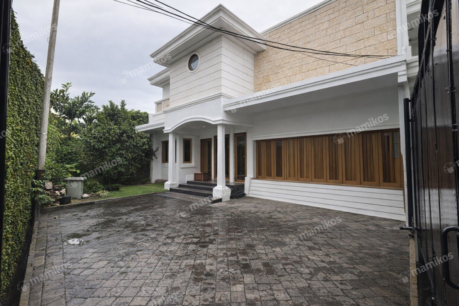 Rumah Sertifikat SHM 5 Kamar Tidur 4 Kamar Mandi Kemang Jakarta Selatan