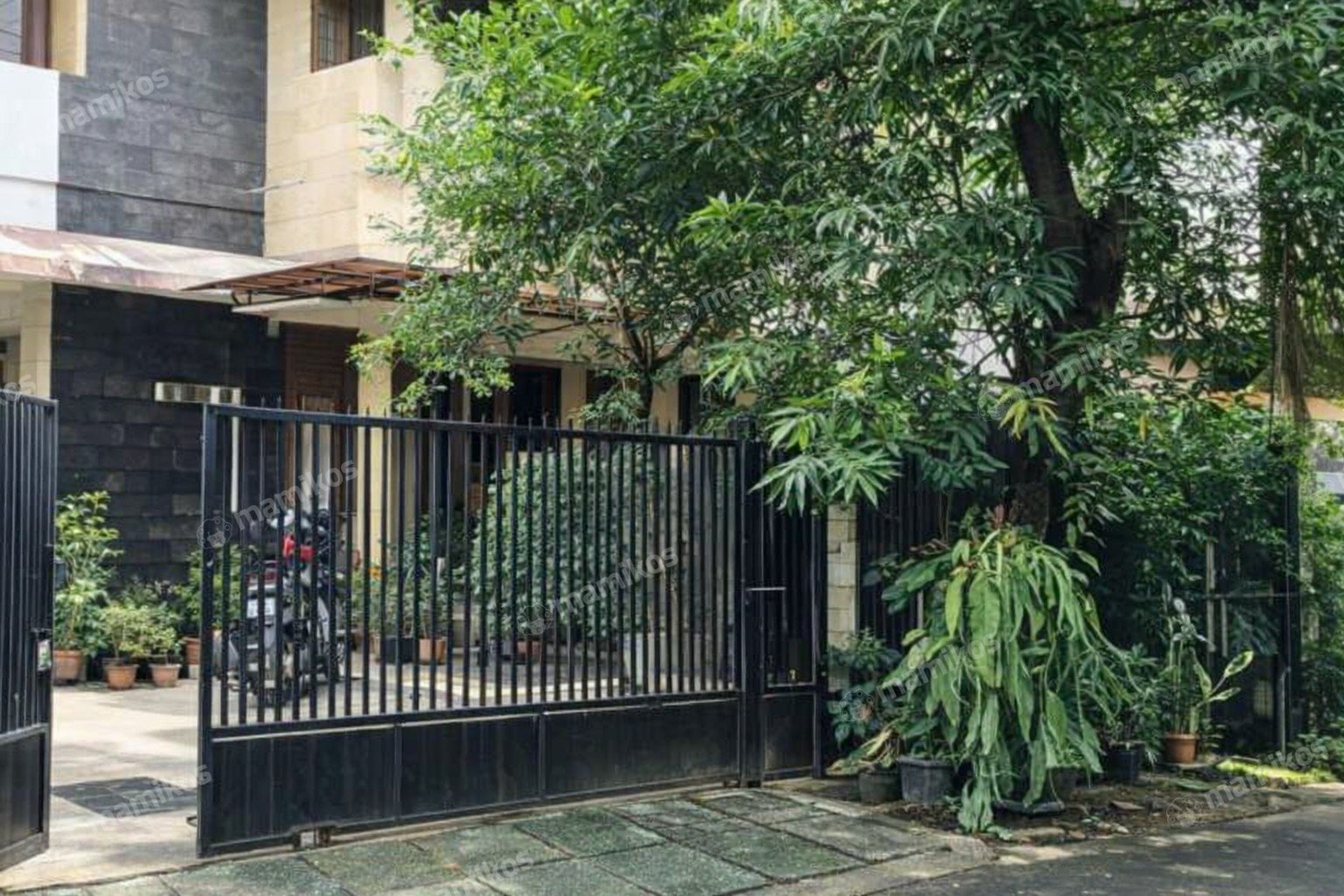 Rumah Sertifikat SHM 5 Kamar Tidur 4 Kamar Mandi Kebayoran Baru Jakarta Selatan