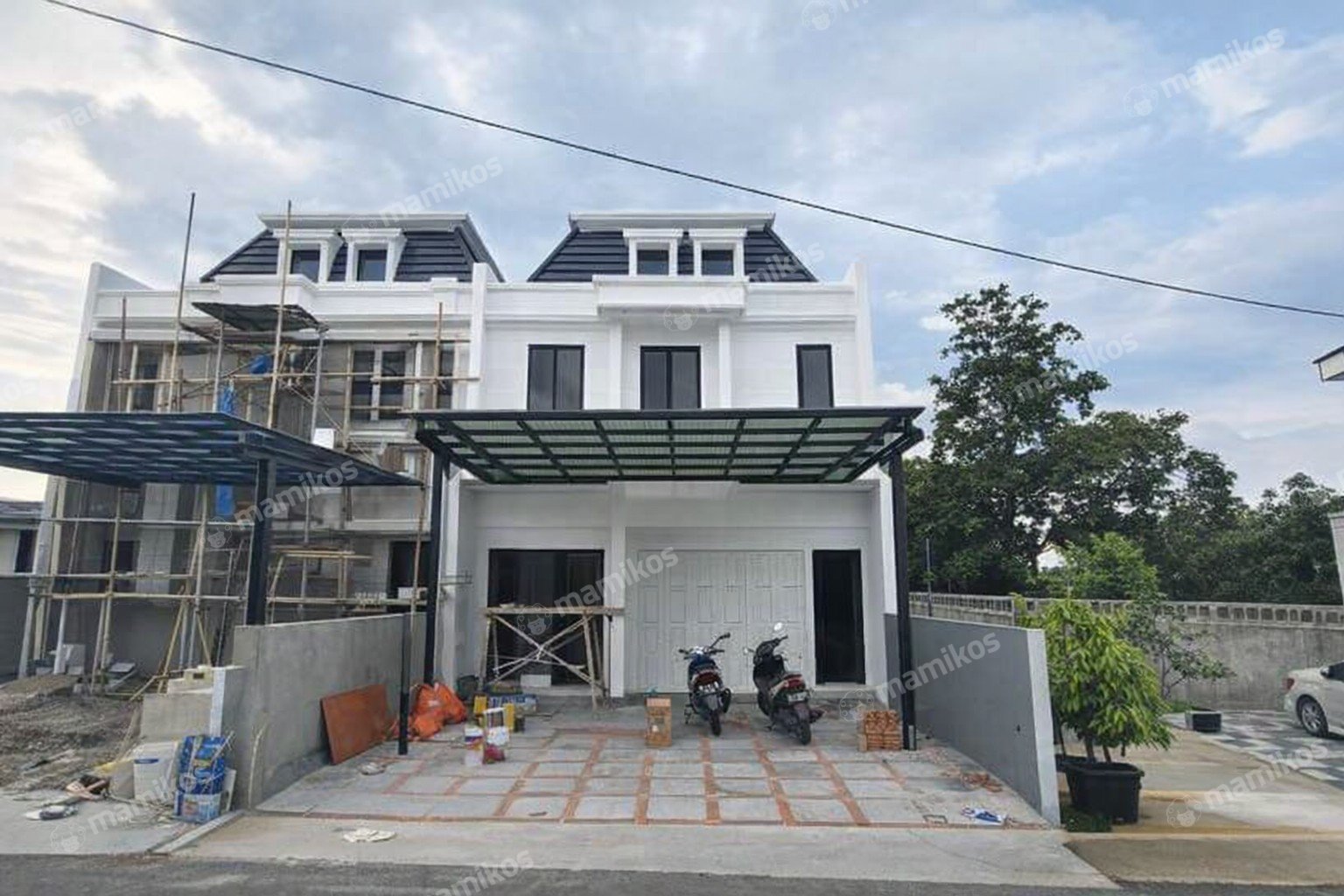 Rumah Sertifikat SHM 4 Kamar Tidur 3 Kamar Mandi Jatiwaringin Jakarta Timur