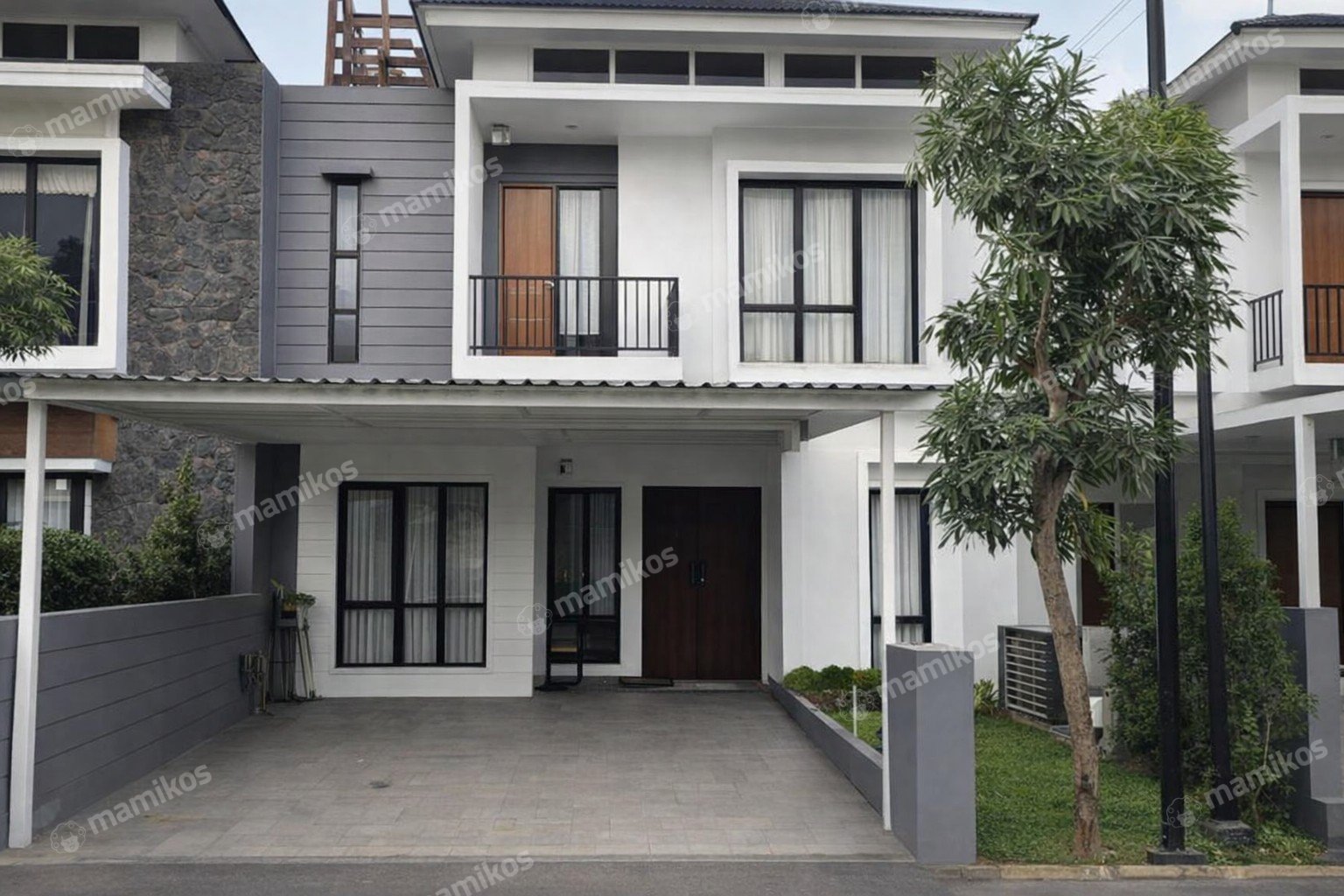 Rumah Sertifikat SHM 4 Kamar Tidur 3 Kamar Mandi Green Lake City Jakarta Barat