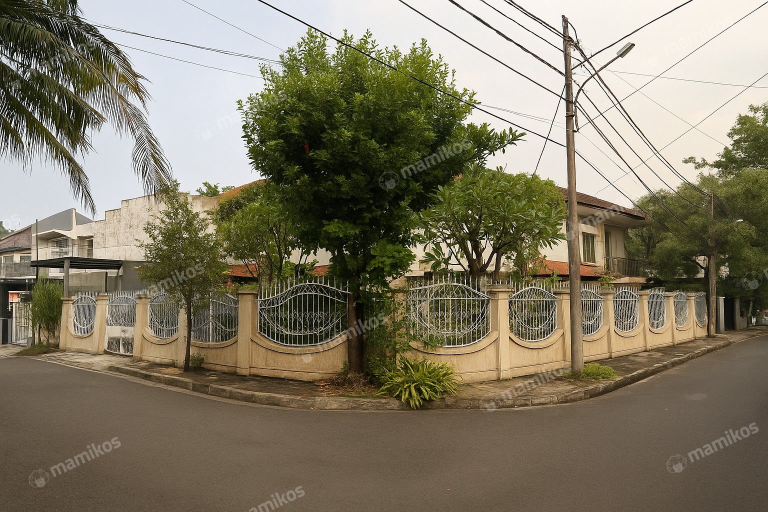 Rumah Sertifikat SHM 5 Kamar Tidur 4 Kamar Mandi Kedoya Jakarta Barat - Photo 2