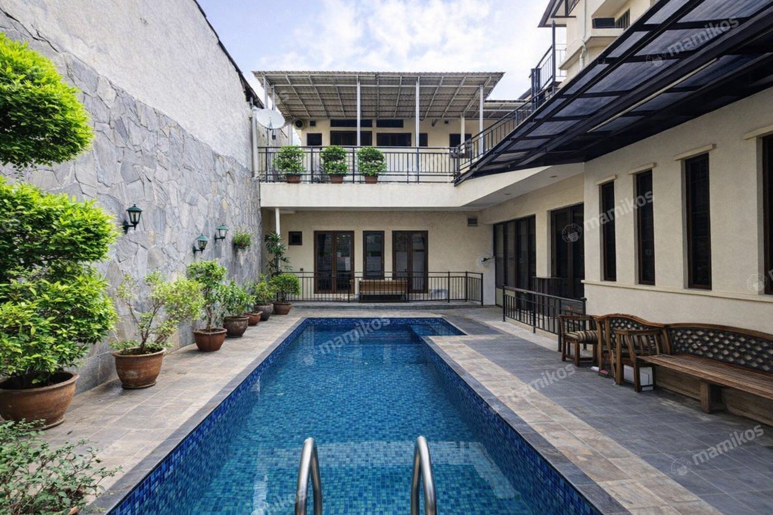 Rumah Sertifikat SHM 6 Kamar Tidur 6 Kamar Mandi Pondok Labu Jakarta Selatan