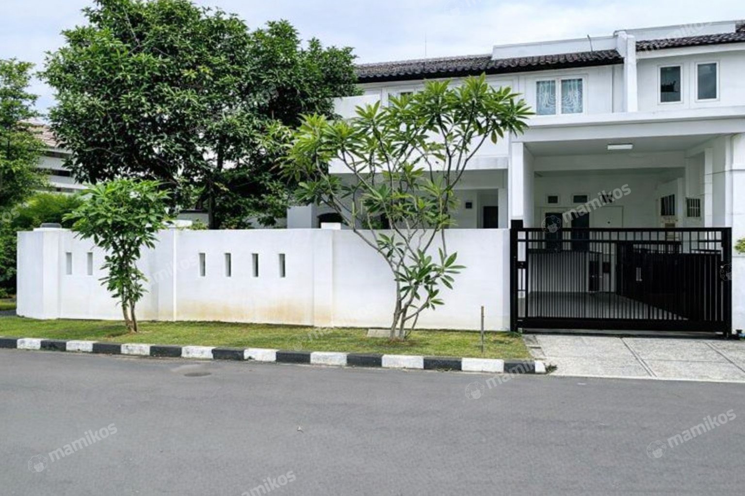 Rumah Sertifikat SHM 4 Kamar Tidur 5 Kamar Mandi Lebak Bulus Jakarta Selatan