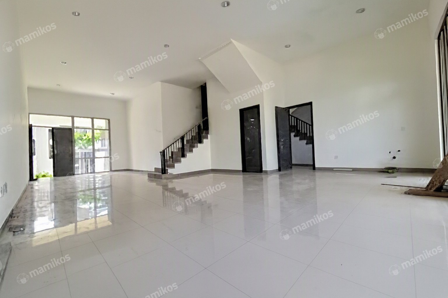 Rumah Sertifikat SHM 4 Kamar Tidur 3 Kamar Mandi Pantai Indah Kapuk 2 Jakarta Utara - Photo 3