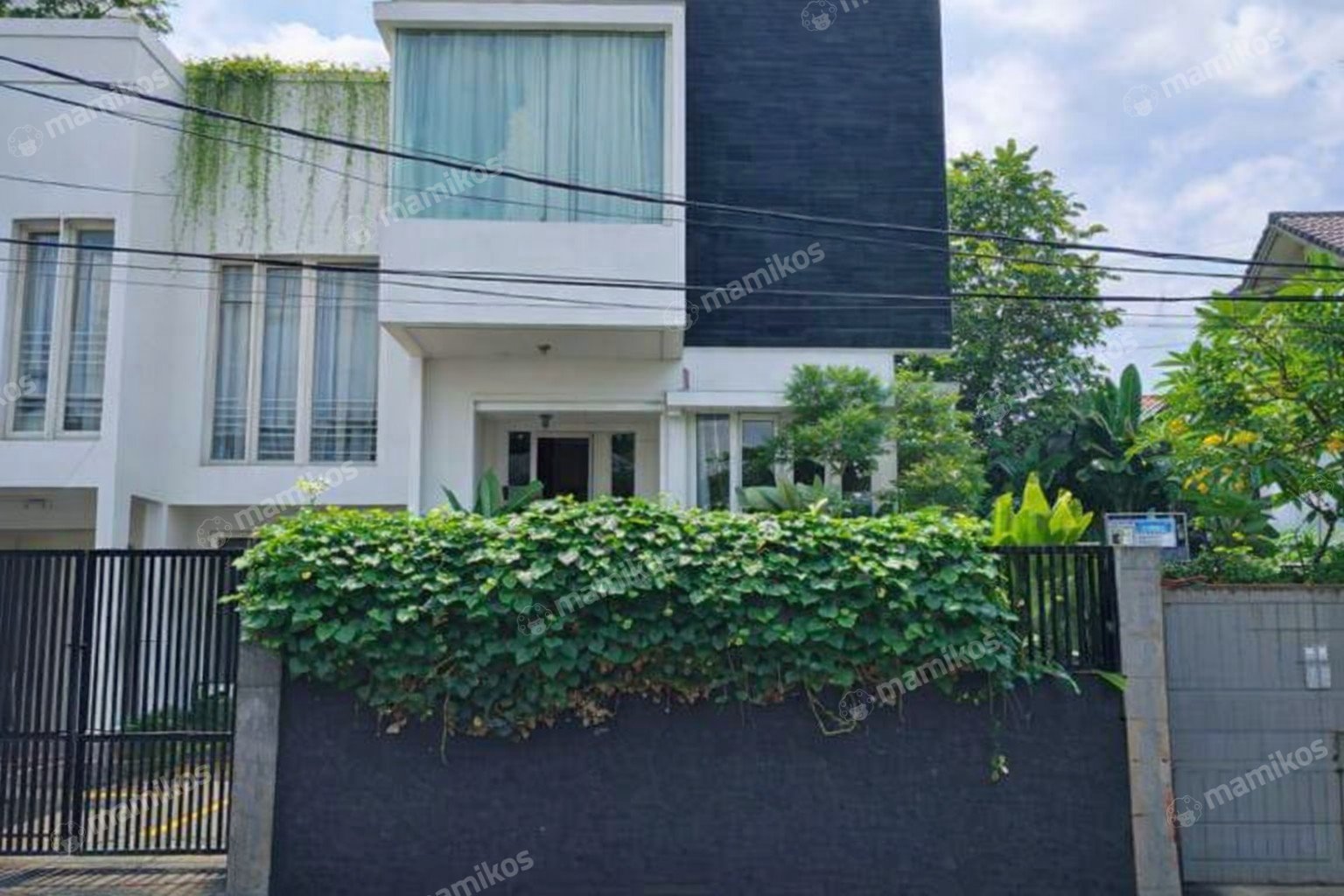 Rumah Sertifikat SHM 6 Kamar Tidur 4 Kamar Mandi Pondok Kelapa Jakarta Timur
