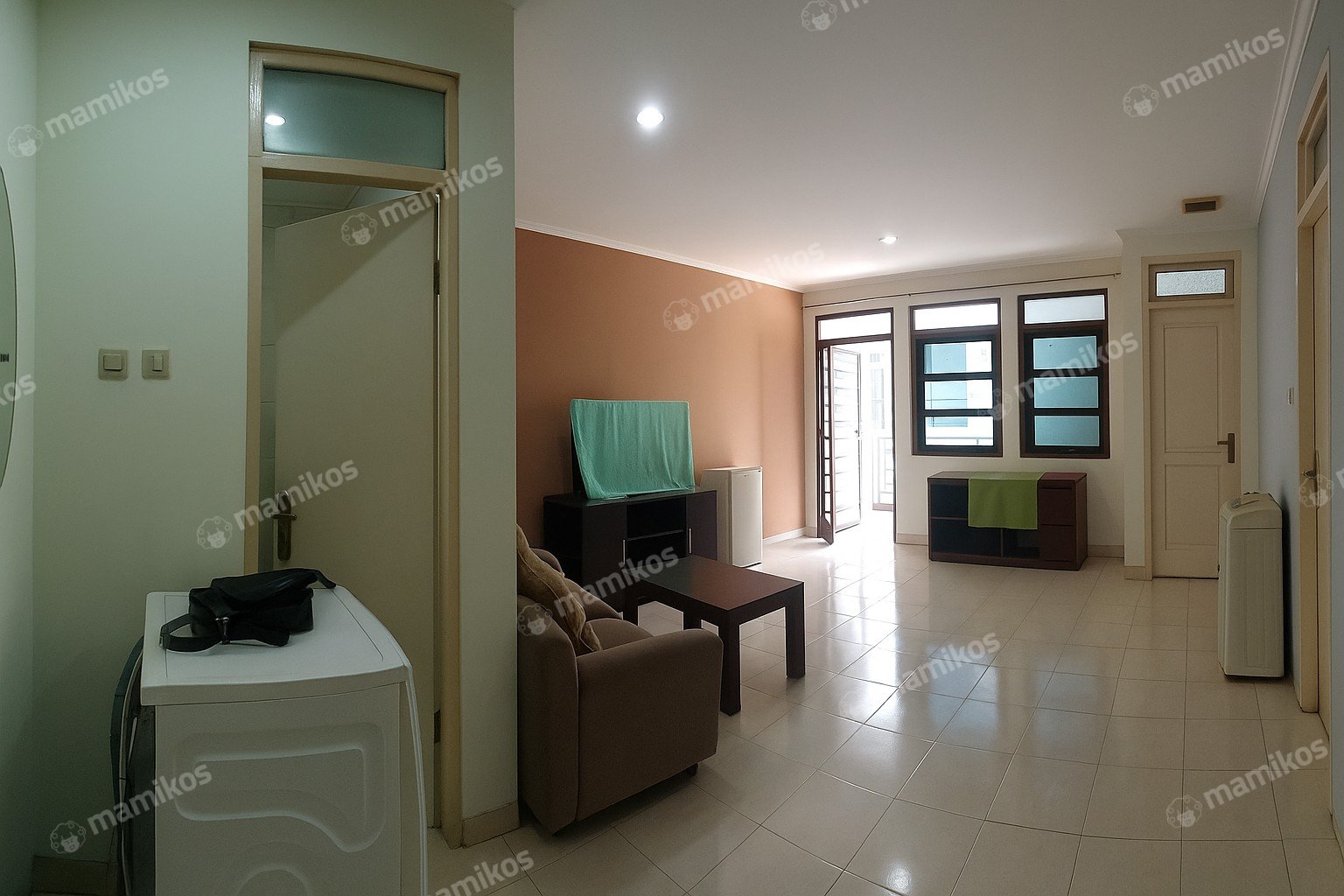 Rumah Sertifikat SHM 5 Kamar Tidur 3 Kamar Mandi Kota Wisata Jakarta Timur - Photo 4