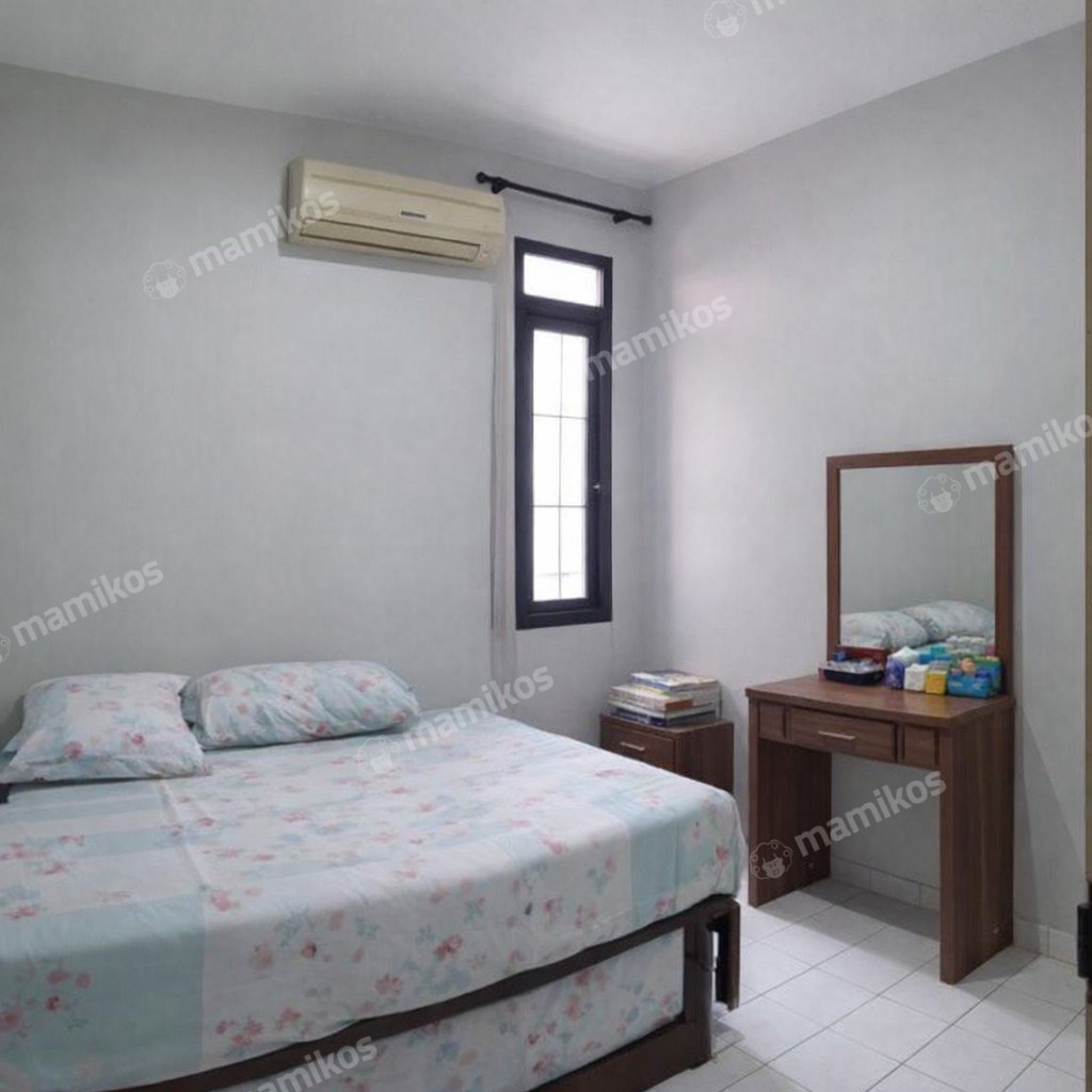 Rumah Sertifikat SHM 5 Kamar Tidur 3 Kamar Mandi Kota Wisata Jakarta Timur - Photo 5