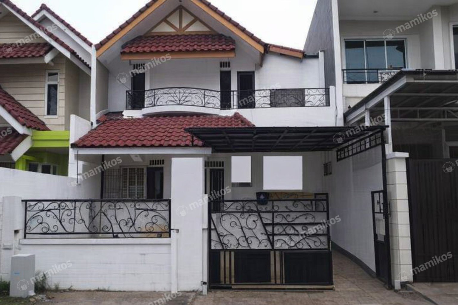 Rumah Sertifikat SHM 4 Kamar Tidur 4 Kamar Mandi Kebon Jeruk Jakarta Barat
