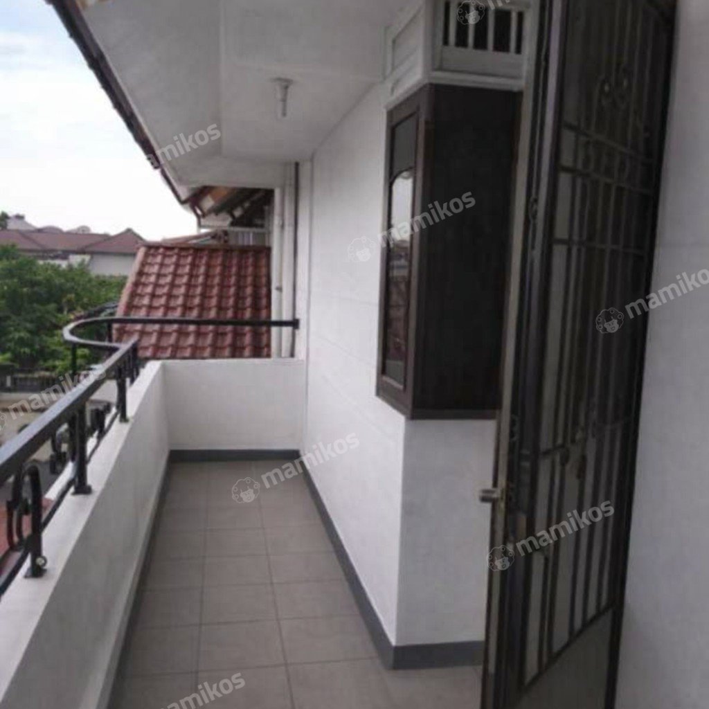 Rumah Sertifikat SHM 4 Kamar Tidur 4 Kamar Mandi Kebon Jeruk Jakarta Barat - Photo 3