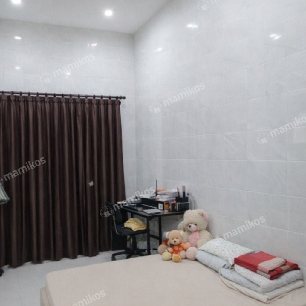 Rumah Sertifikat SHM 6 Kamar Tidur 3 Kamar Mandi Taman Palem Jakarta Barat - Photo 3