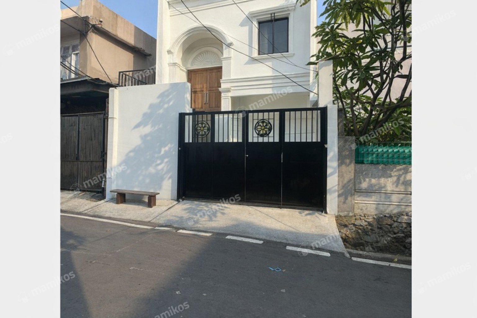 Rumah Sertifikat SHM 4 Kamar Tidur 4 Kamar Mandi Palmerah Jakarta Barat