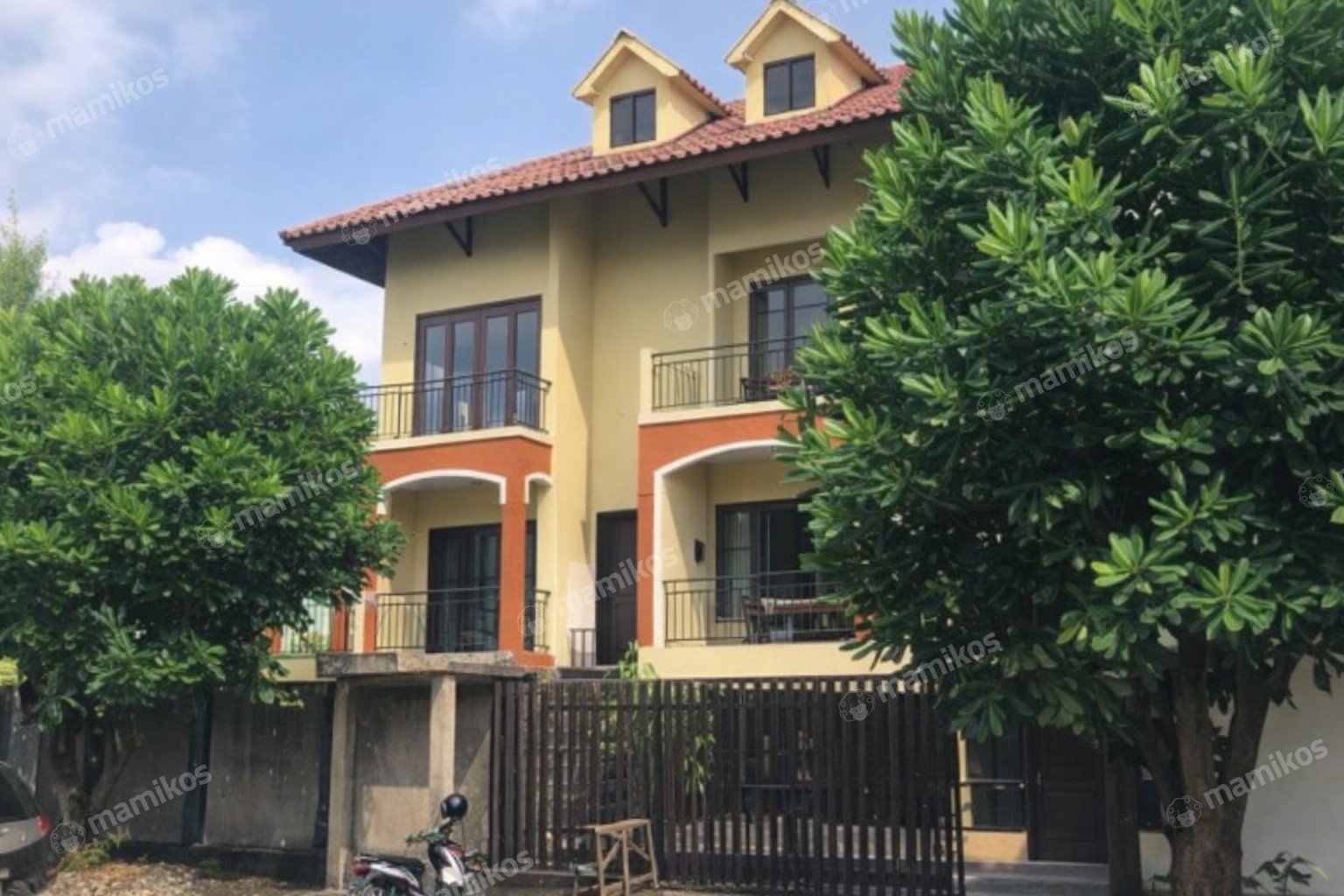 Rumah Sertifikat SHM 3 Kamar Tidur 3 Kamar Mandi Pantai Indah Kapuk Jakarta Utara