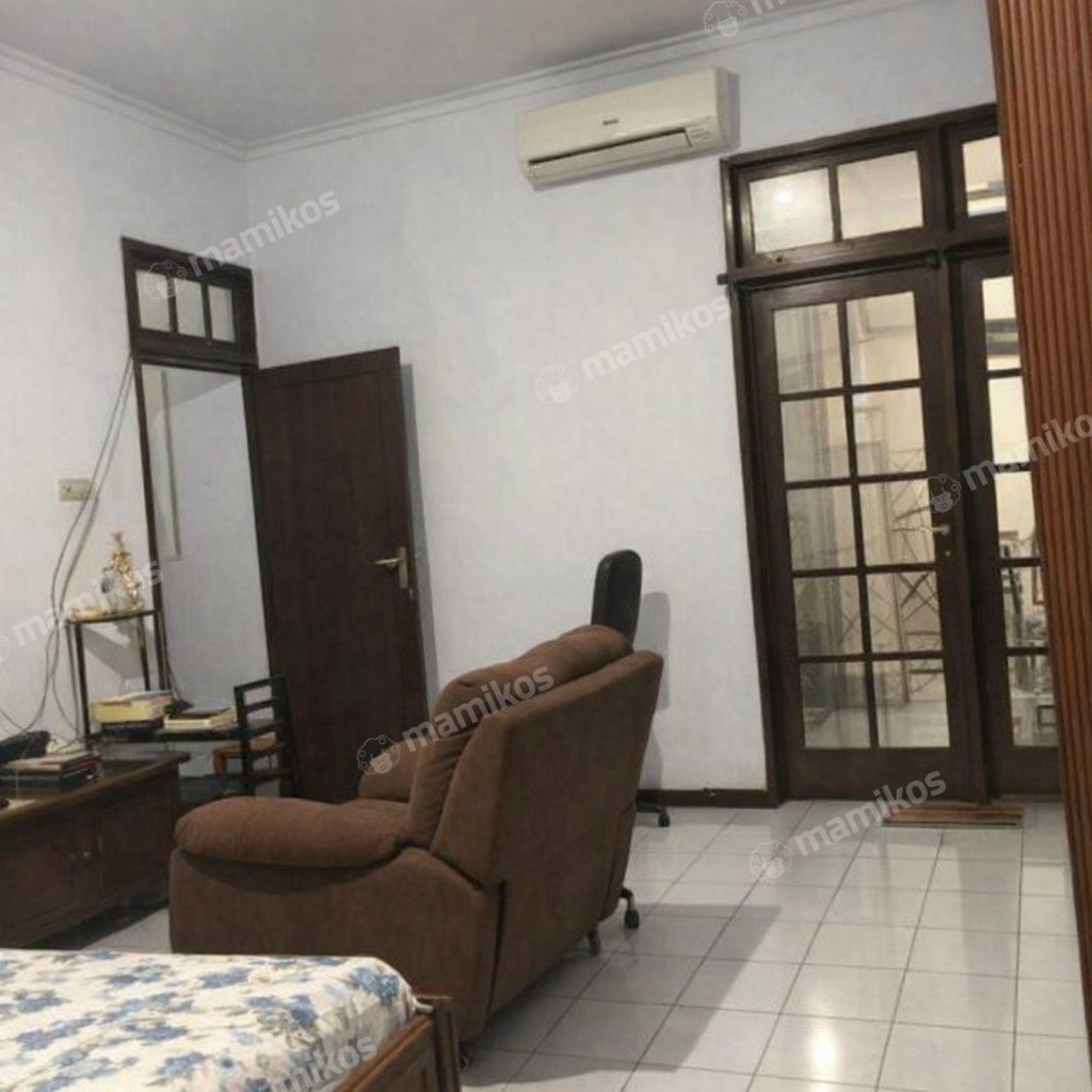 Rumah Sertifikat SHM 5 Kamar Tidur 3 Kamar Mandi Joglo Jakarta Barat - Photo 4