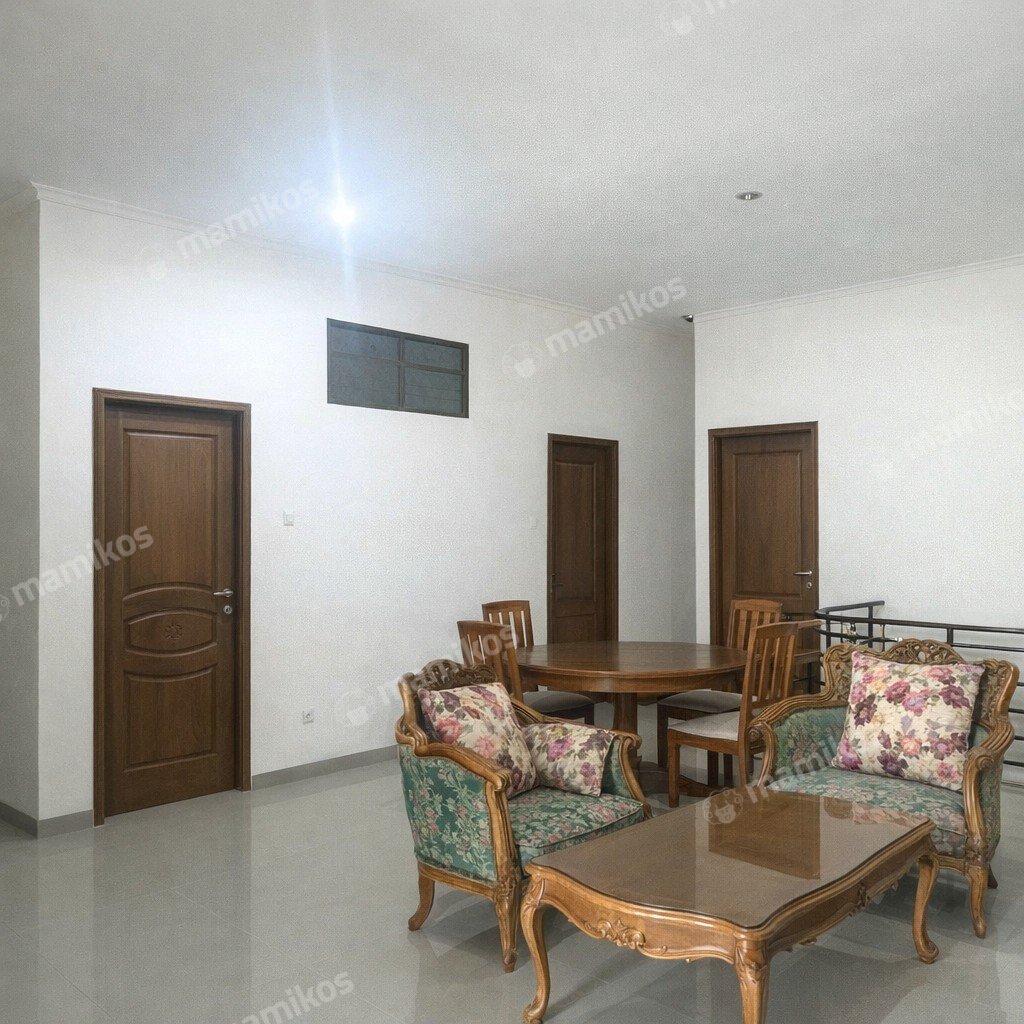 Rumah Sertifikat SHM 5 Kamar Tidur 5 Kamar Mandi Cakung Jakarta Timur - Photo 3