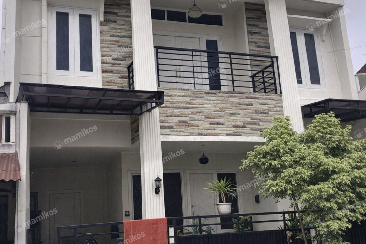 Rumah Sertifikat SHM 3 Kamar Tidur 3 Kamar Mandi Joglo Jakarta Barat
