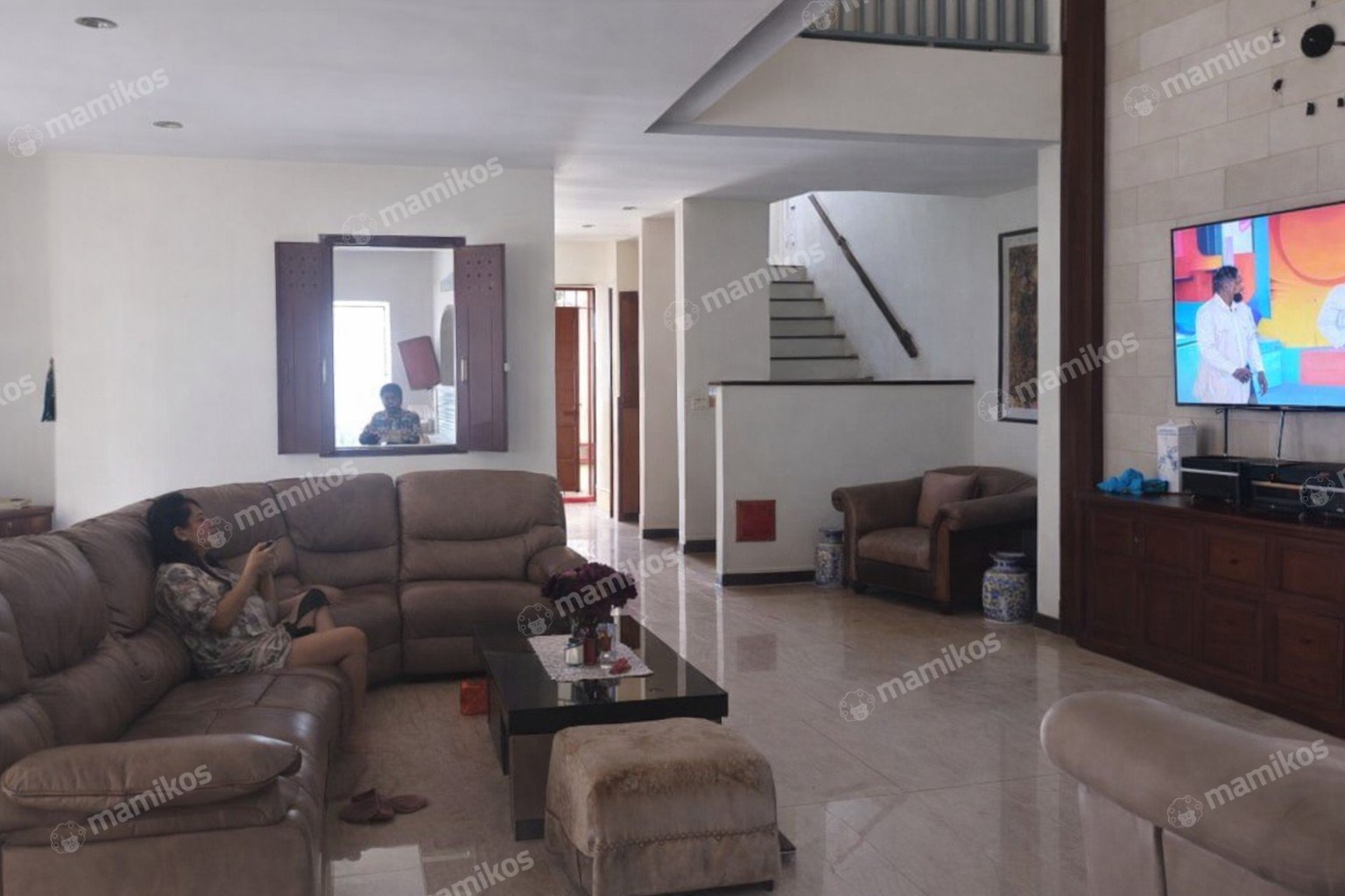 Rumah Sertifikat SHM 7 Kamar Tidur 4 Kamar Mandi Raffles Hills Jakarta Timur