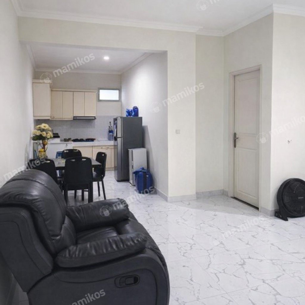 Rumah Sertifikat SHM 3 Kamar Tidur 2 Kamar Mandi Taman Surya Jakarta Barat - Photo 2
