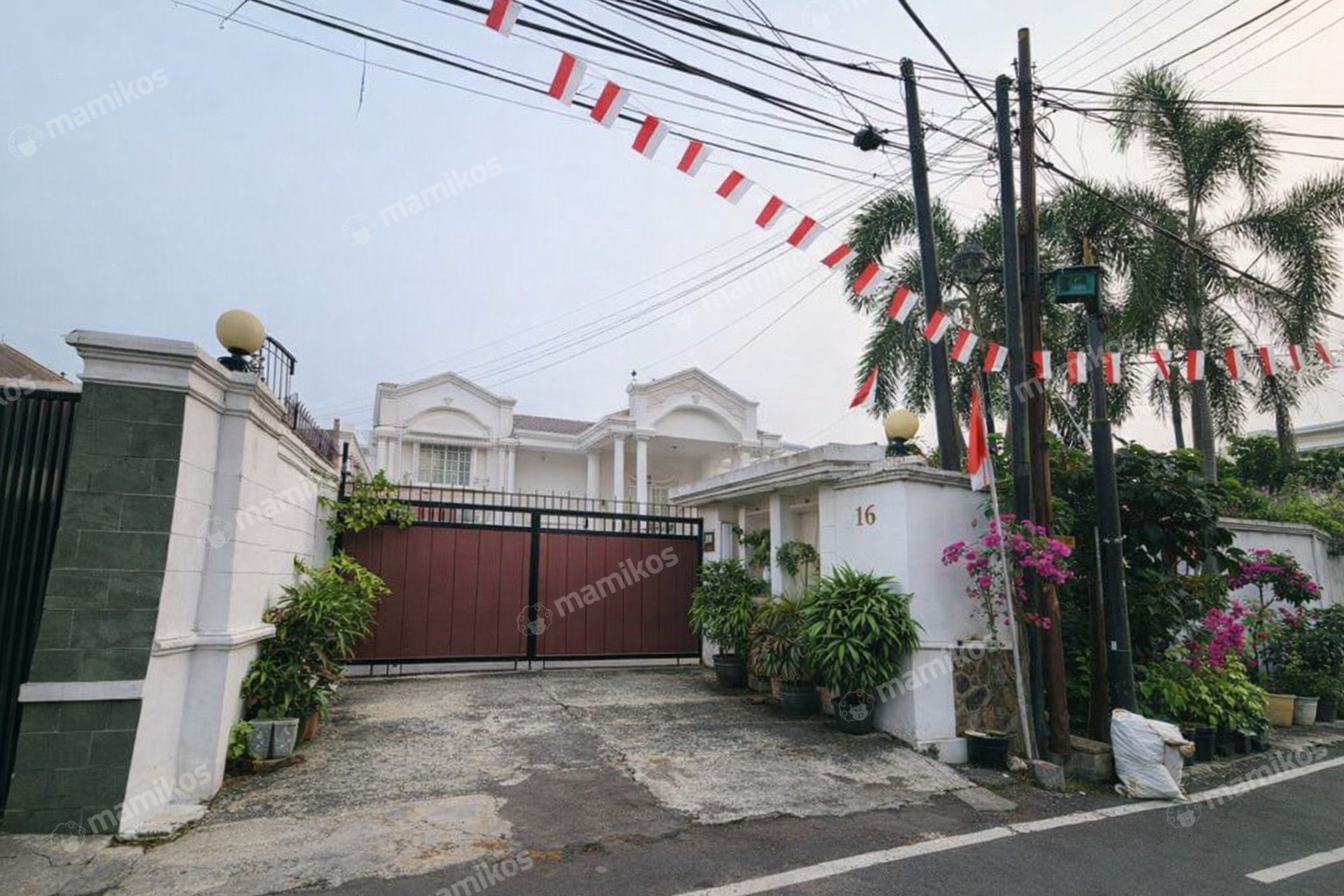 Rumah Sertifikat SHM 5 Kamar Tidur 4 Kamar Mandi Kebon Jeruk Jakarta Barat