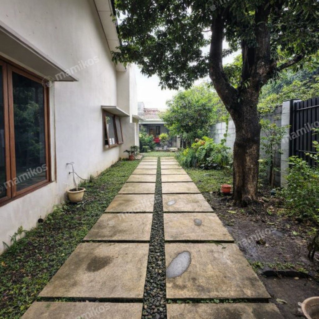 Rumah Sertifikat SHM 5 Kamar Tidur 4 Kamar Mandi Cipete Jakarta Selatan - Photo 4