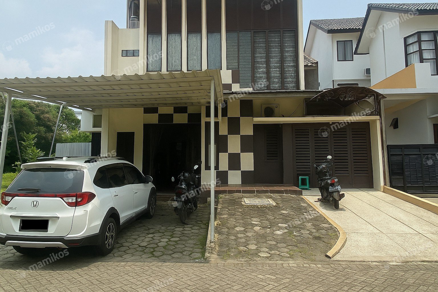Rumah Sertifikat SHM 3 Kamar Tidur 3 Kamar Mandi Daan Mogot Jakarta Barat