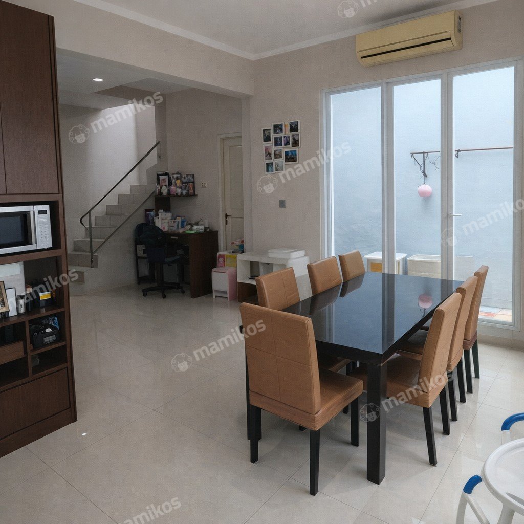 Rumah Sertifikat SHM 5 Kamar Tidur 4 Kamar Mandi Duta Garden Jakarta Barat - Photo 5