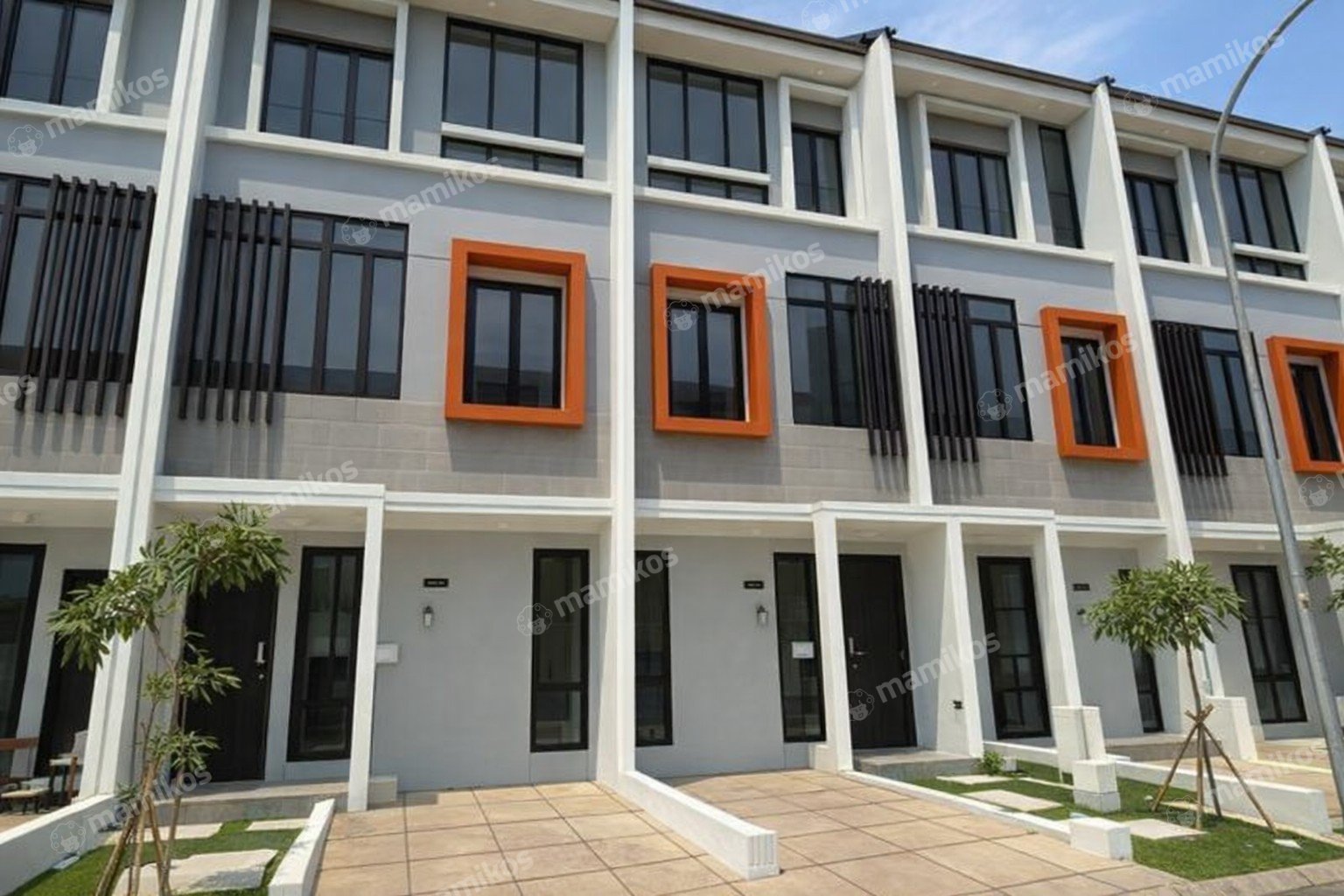 Rumah Sertifikat SHM 4 Kamar Tidur 3 Kamar Mandi Daan Mogot Jakarta Barat