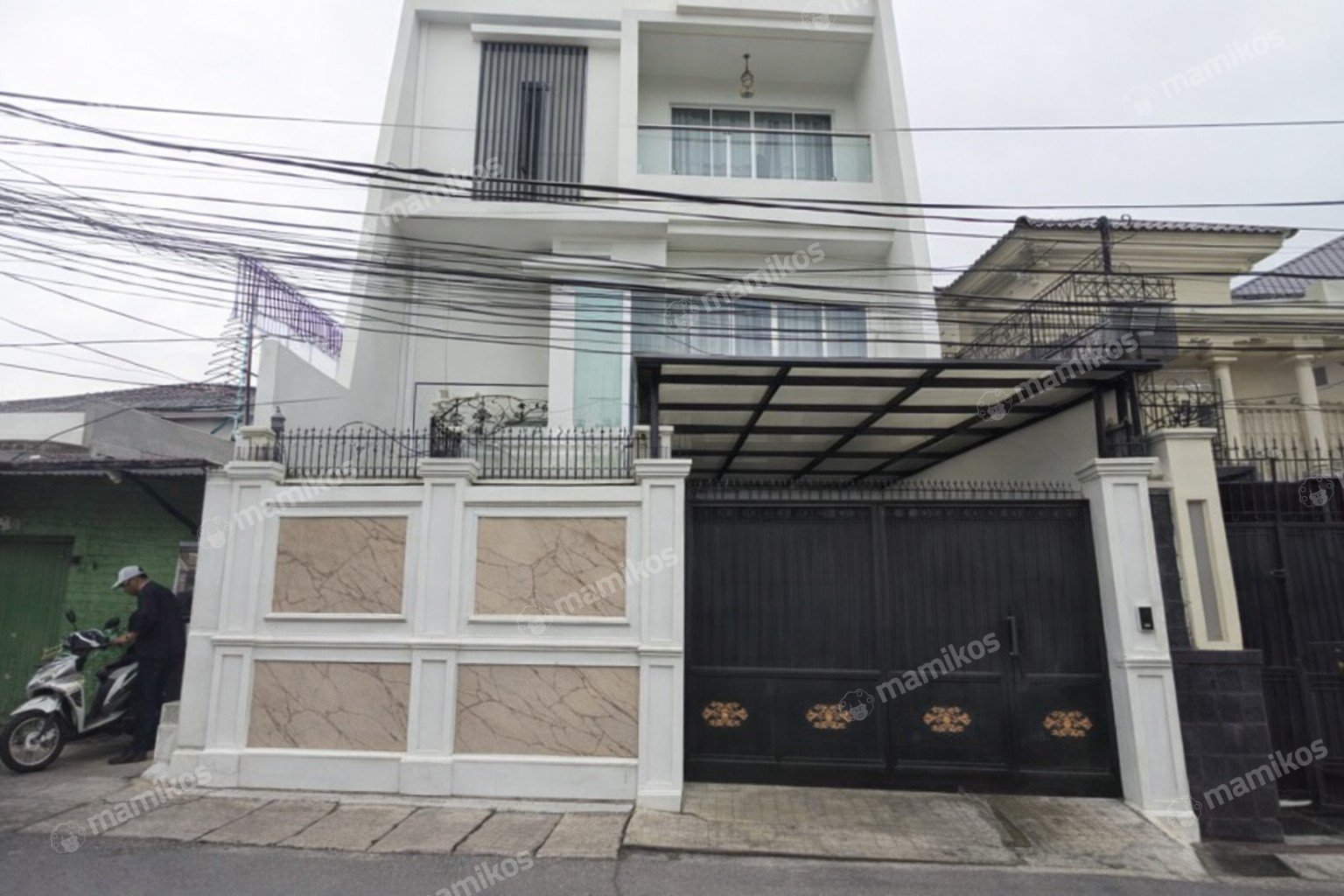 Rumah Sertifikat SHM 4 Kamar Tidur 3 Kamar Mandi Kebon Jeruk Jakarta Barat
