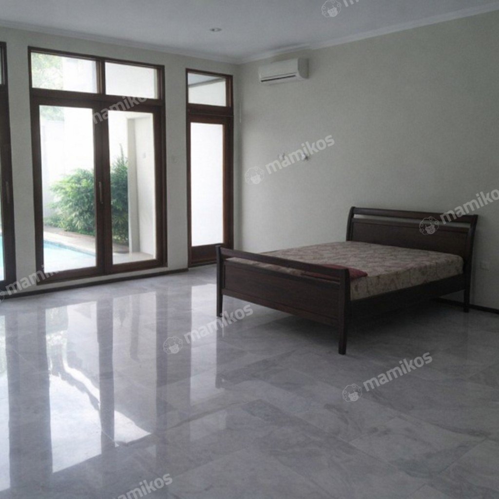 Rumah Sertifikat SHM 4 Kamar Tidur 4 Kamar Mandi Cipete Jakarta Selatan - Photo 5