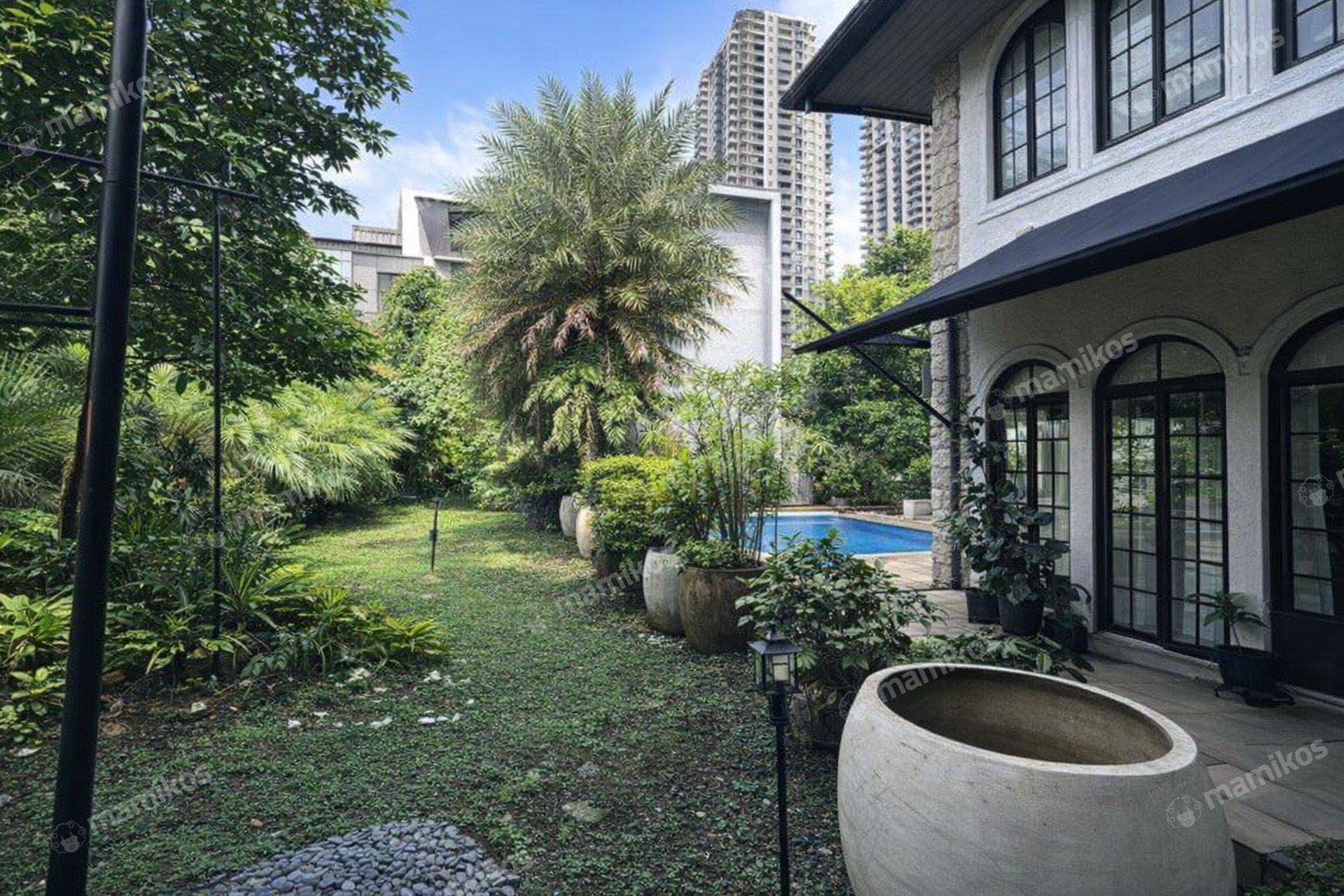 Rumah Sertifikat SHM 8 Kamar Tidur 6 Kamar Mandi Cilandak Jakarta Selatan