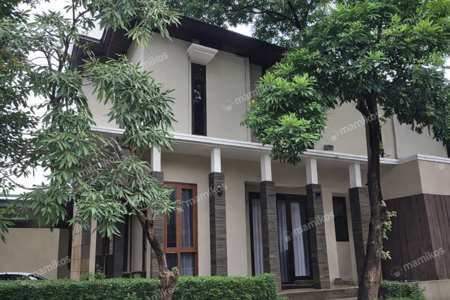 Rumah Sertifikat SHM 6 Kamar Tidur 5 Kamar Mandi Citra Grand Jakarta Timur