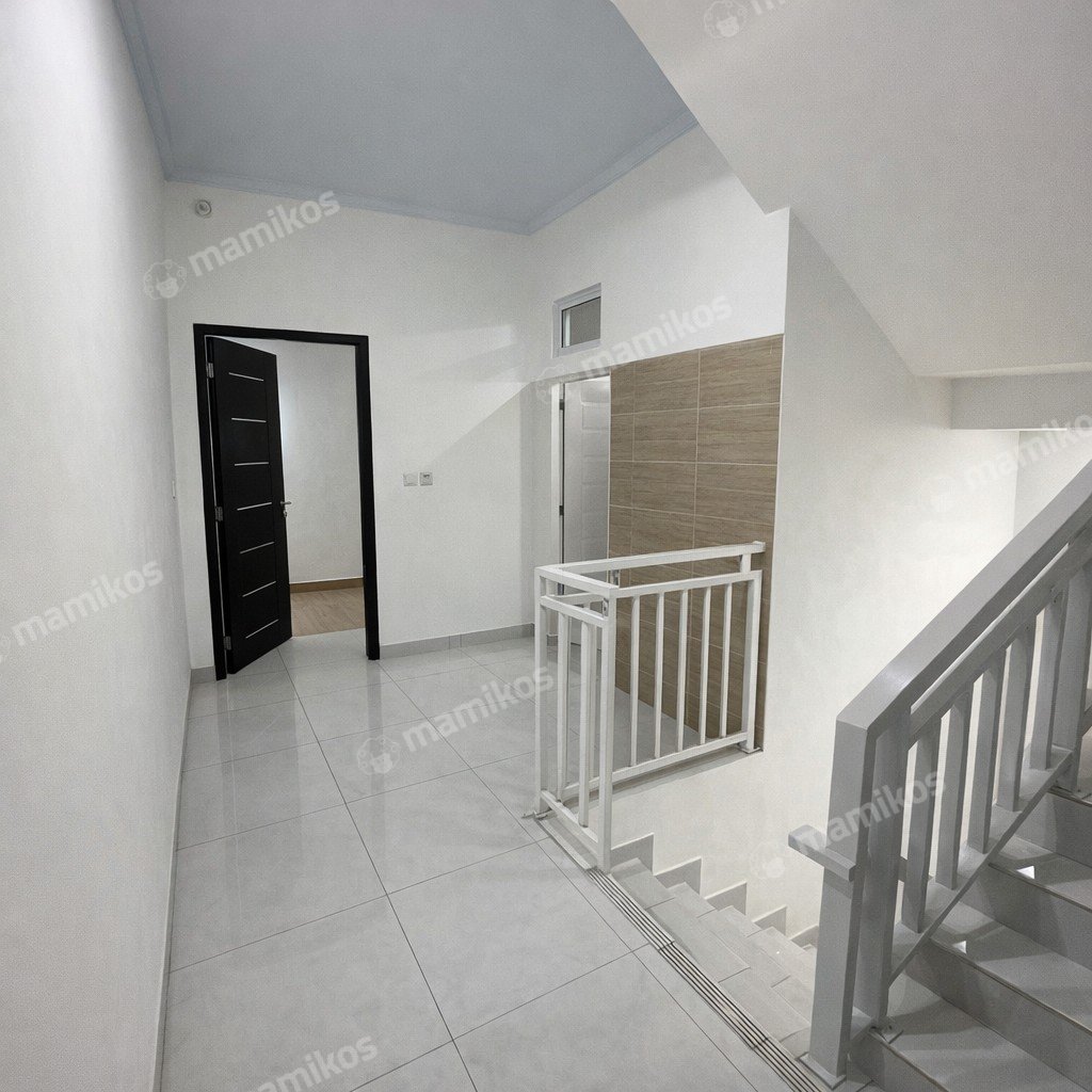 Rumah Baru Sertifikat SHM 4 Kamar Tidur Tanjung Duren Jakarta Barat - Photo 5